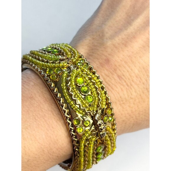 Vintage Twos Company India Gold Hinged Bangle Bracelet With Green Beading & Rhin - Picture 5 of 8